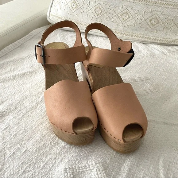 No. 6 Tan Leather Mules with Wooden Platform, Size 39 - Picture 3 of 15